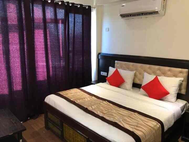 Hotel Amber Palace Dehradun Ngoại thất bức ảnh