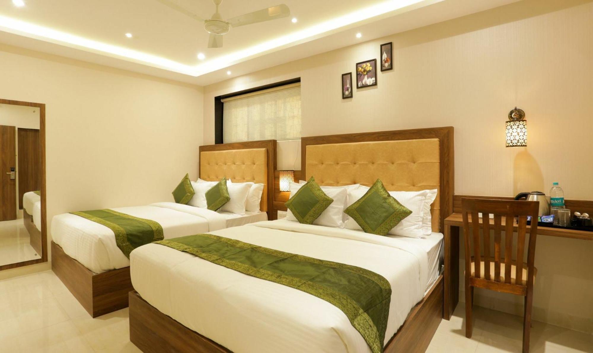 Hotel Amber Palace Dehradun Ngoại thất bức ảnh